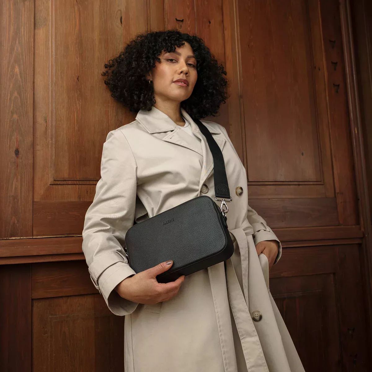 Crossbody collection large model jpg